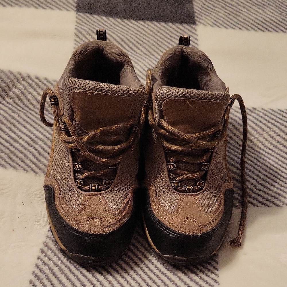 Kids Kohl's Brown and Black Shoes, size 6